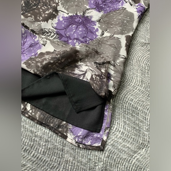 3/$10 Style & Co Woman Floral Printed Pintuck
Pleated Blouse semi sheer Size 18W - Picture 8 of 15